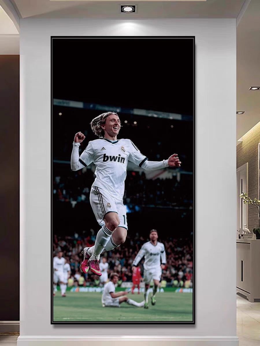 Luka Modric Real Madrid - Vertical 1:2 WallArt - Crystal Porcelain Painting - Aluminum Frame