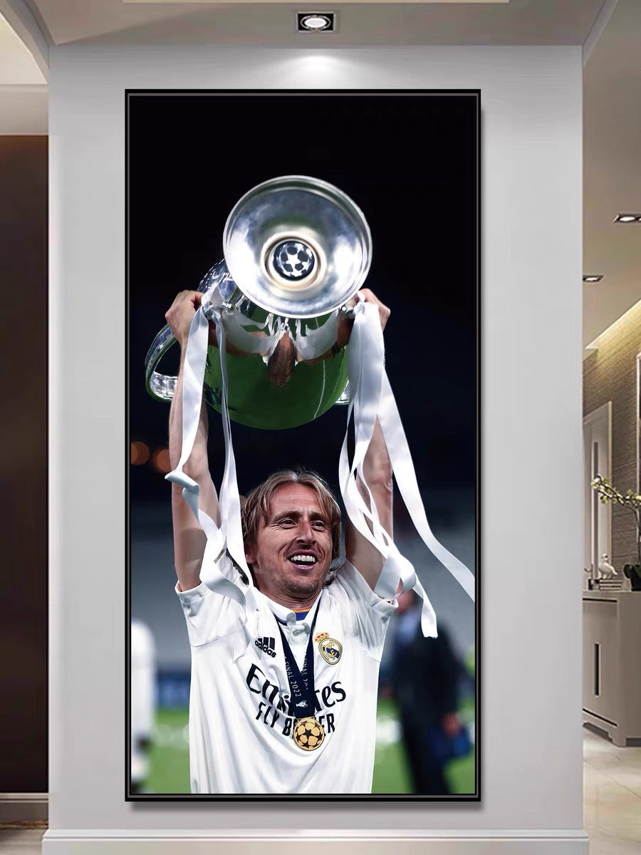 Luka Modric Real Madrid - Vertical 1:2 WallArt - Crystal Porcelain Painting - Aluminum Frame